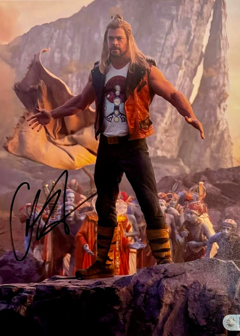 Chris Hemsworth Signed 11x14 Photo (Thor Love & Thunder) - SWAU #01